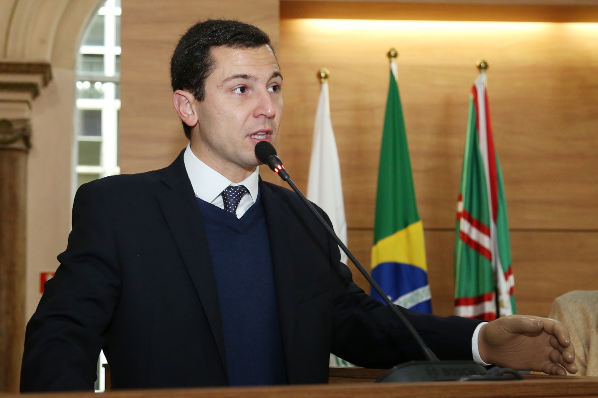 Plenário acata cidadania honorária ao prof. Yuan Jinyun, da UFPR