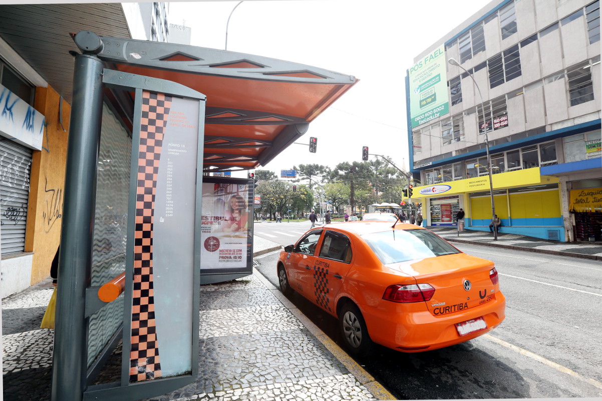 Plenário analisa veto parcial à lei que multa transporte irregular