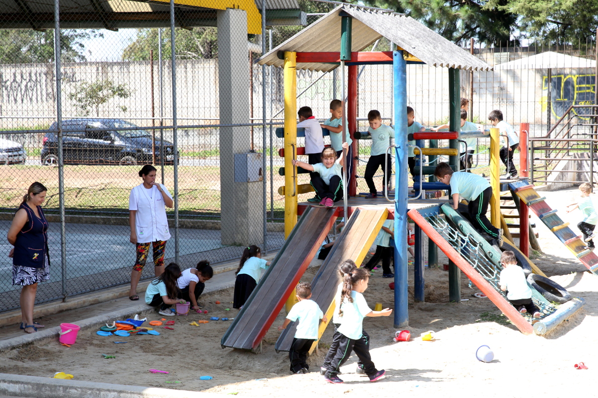 Plenário avalia projeto que institui a Semana do Brincar