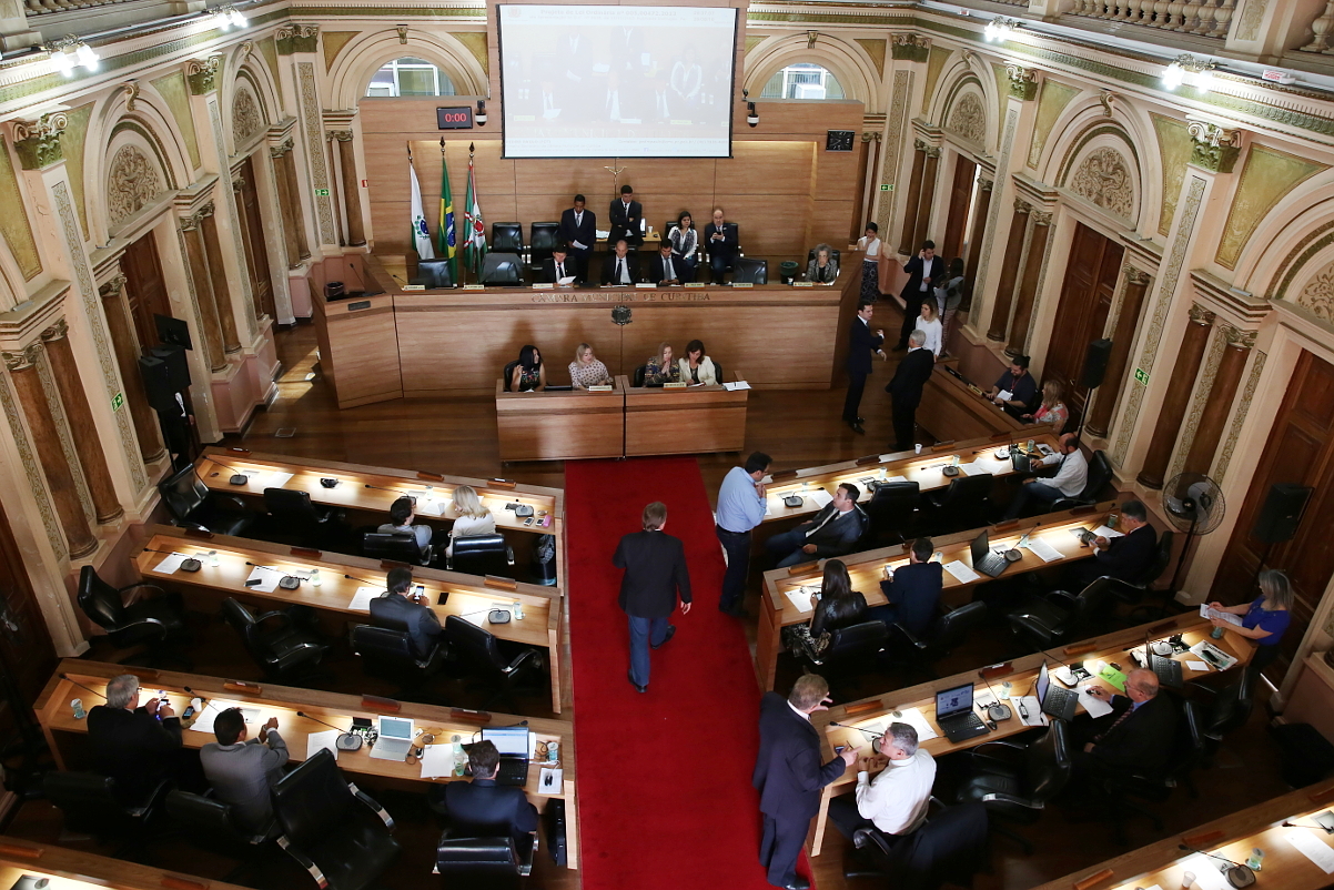 Plenário mantém veto à multa de R$ 1,9 mil por vandalismo