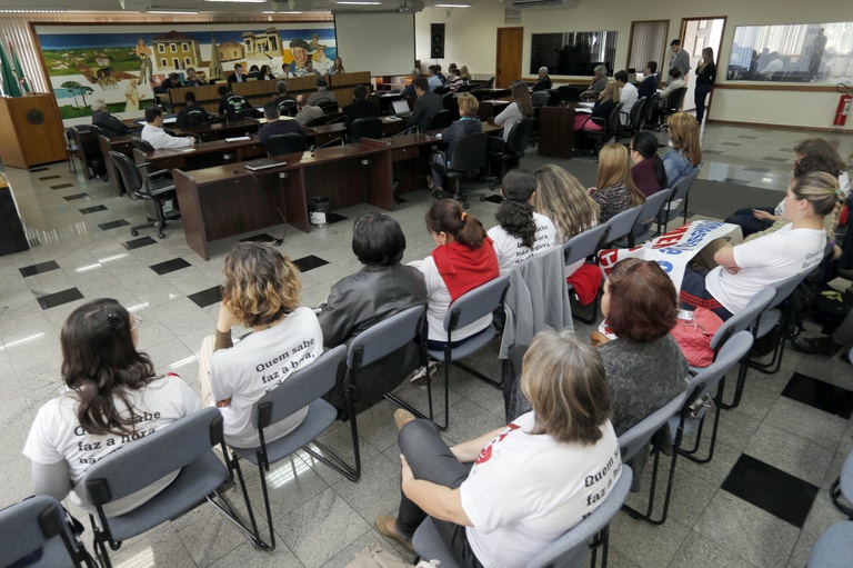 População e vereadores debatem propostas de leis orçamentárias 