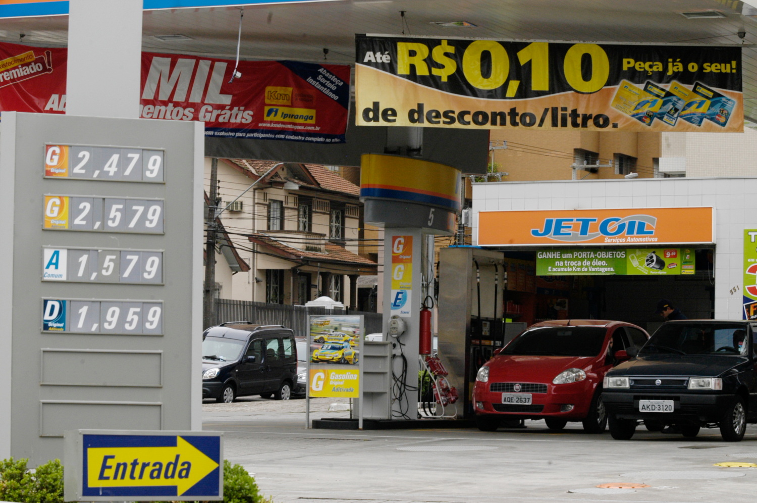 Postos podem fornecer informações sobre preço dos combustíveis  