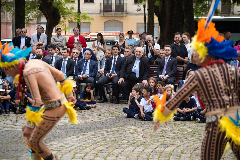 Praça Eufrásio Correia é palco do Auto de Fundação de Curitiba