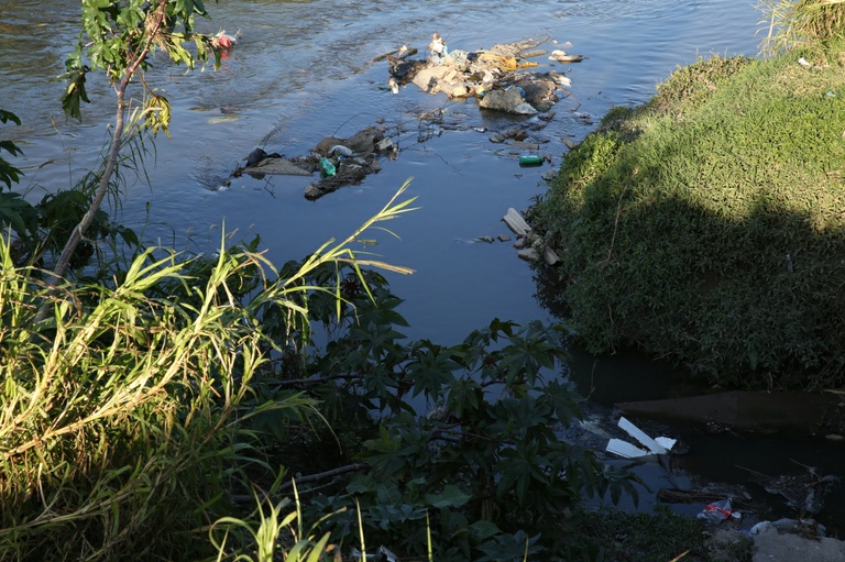 Prefeitura diz que estão previstas obras no Rio Belém em 2015