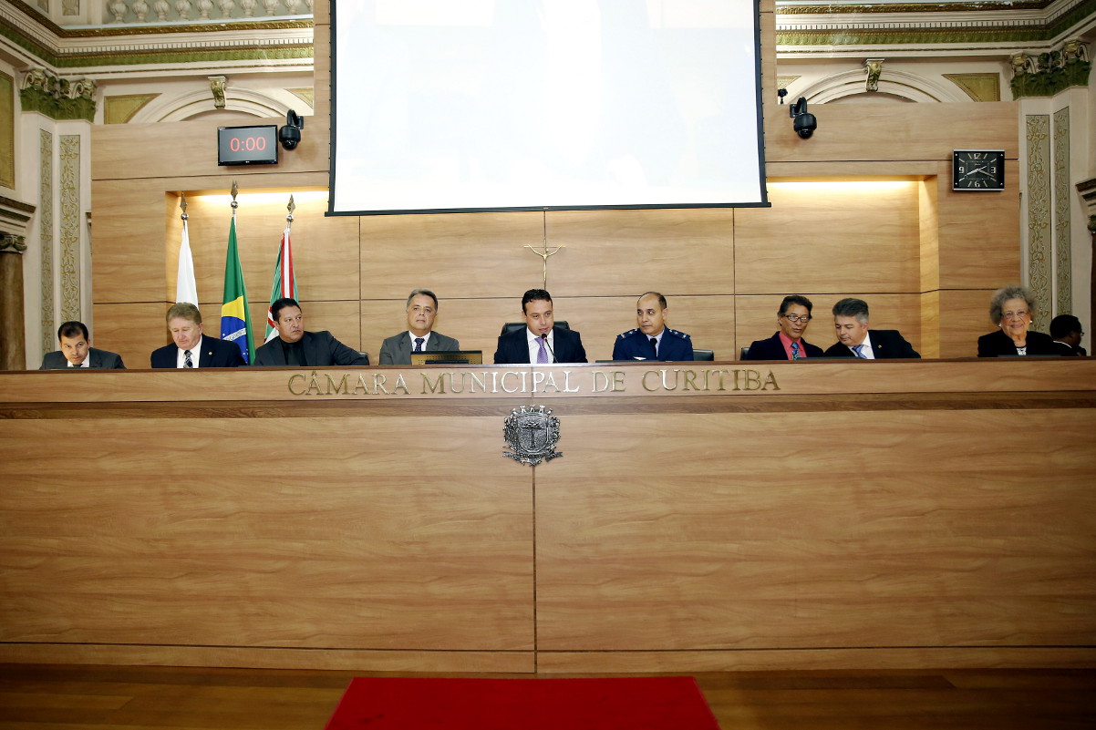 Prêmio João Paulo II é entregue pela Câmara