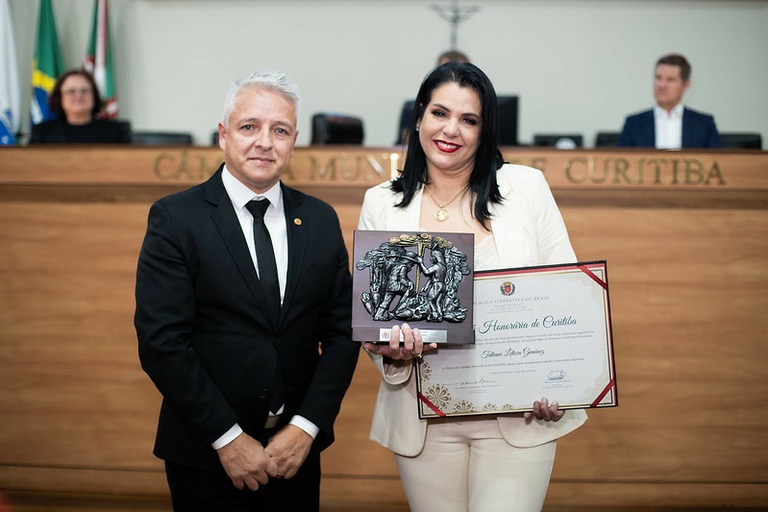 Presidente da Solumedi, Thaty Gimenez recebe Cidadania Honorária de Curitiba
