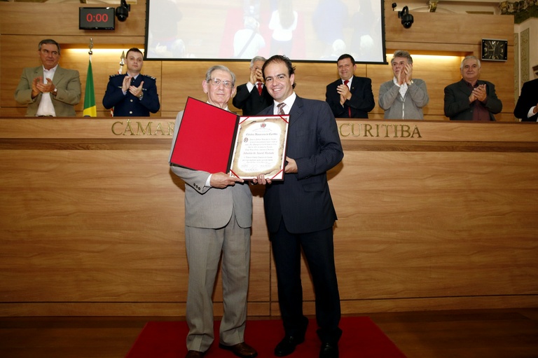 Professor Sebastião do Amaral Machado é cidadão honorário de Curitiba