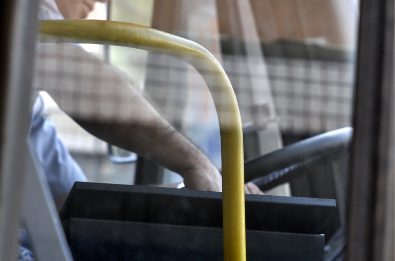 Proibição da dupla função de motorista de ônibus já é lei 