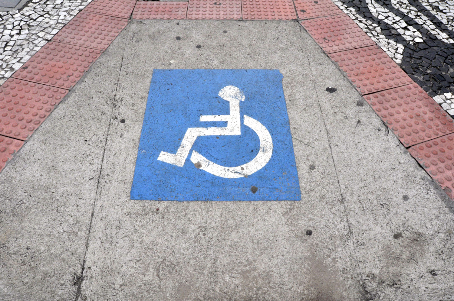 Projeto amplia acessibilidade a portadores de deficiência 