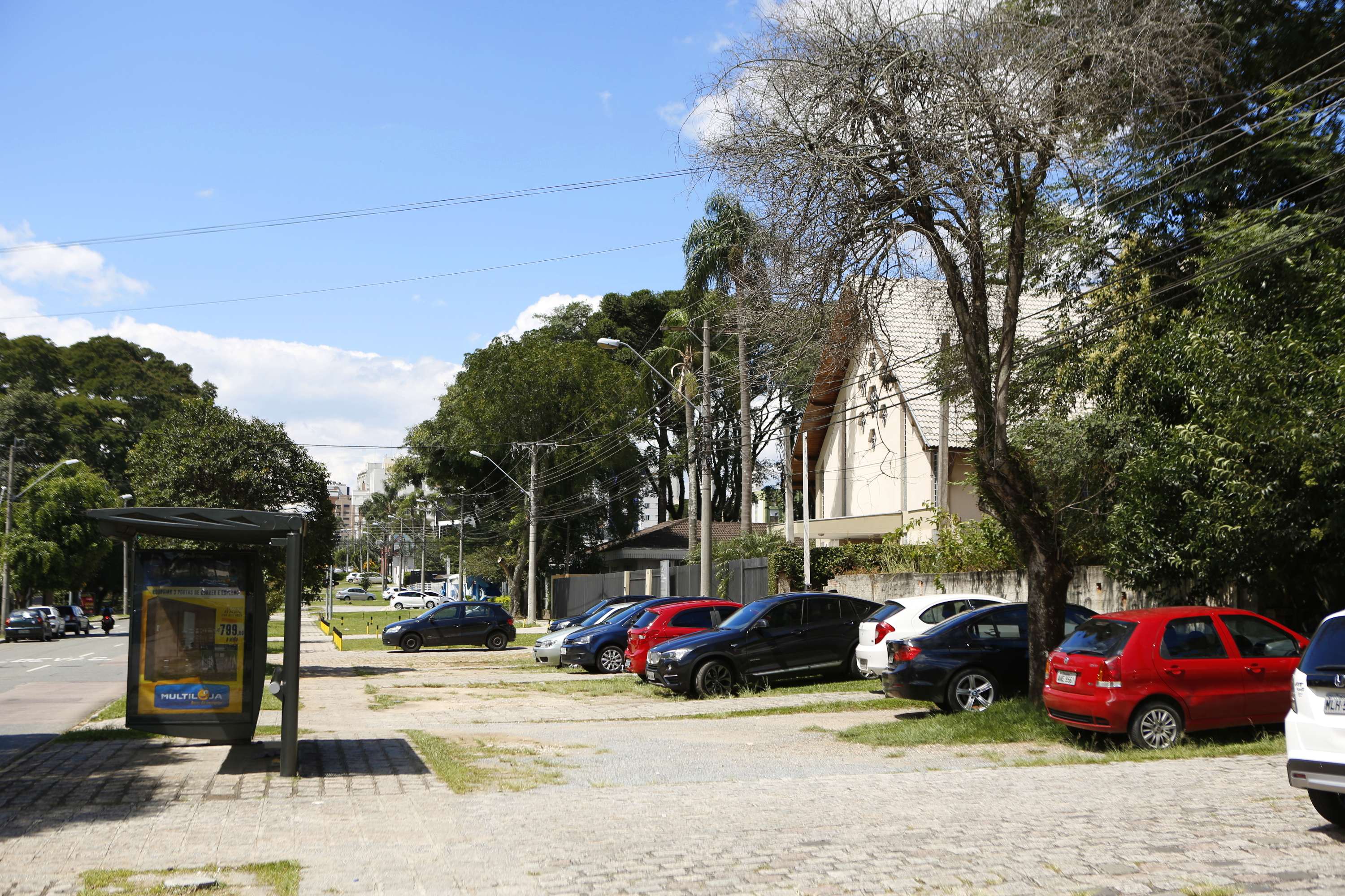 Projeto autoriza uso de espaços públicos como estacionamentos
