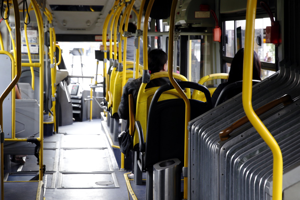 Projeto converte todos assentos dos ônibus em preferenciais 