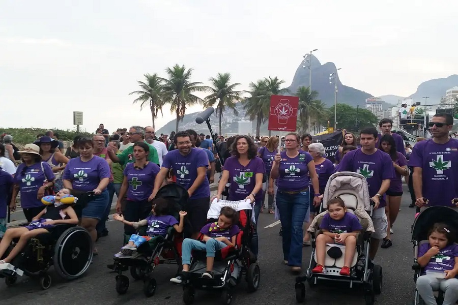 Projeto de lei proíbe realização da Marcha da Maconha de Curitiba