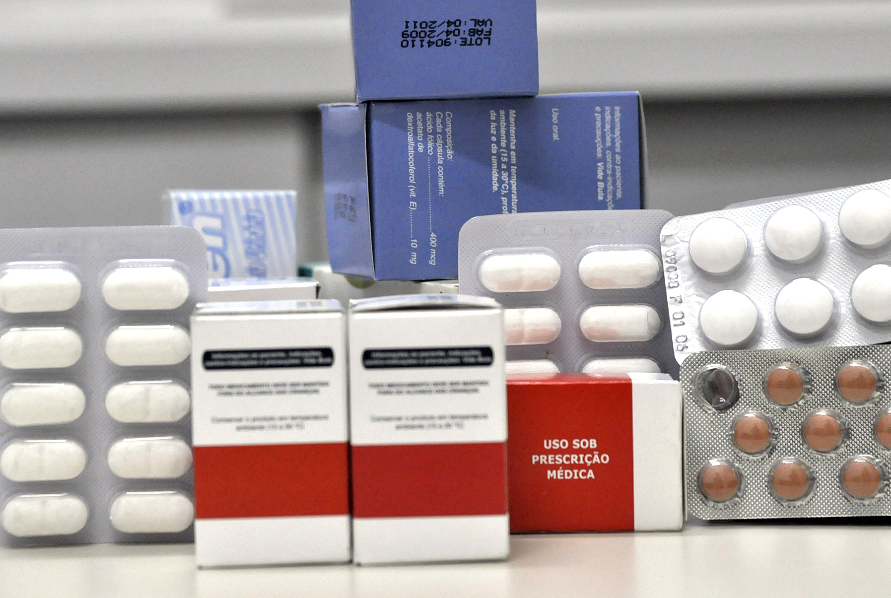 Projeto prevê coleta de remédios vencidos em farmácias 