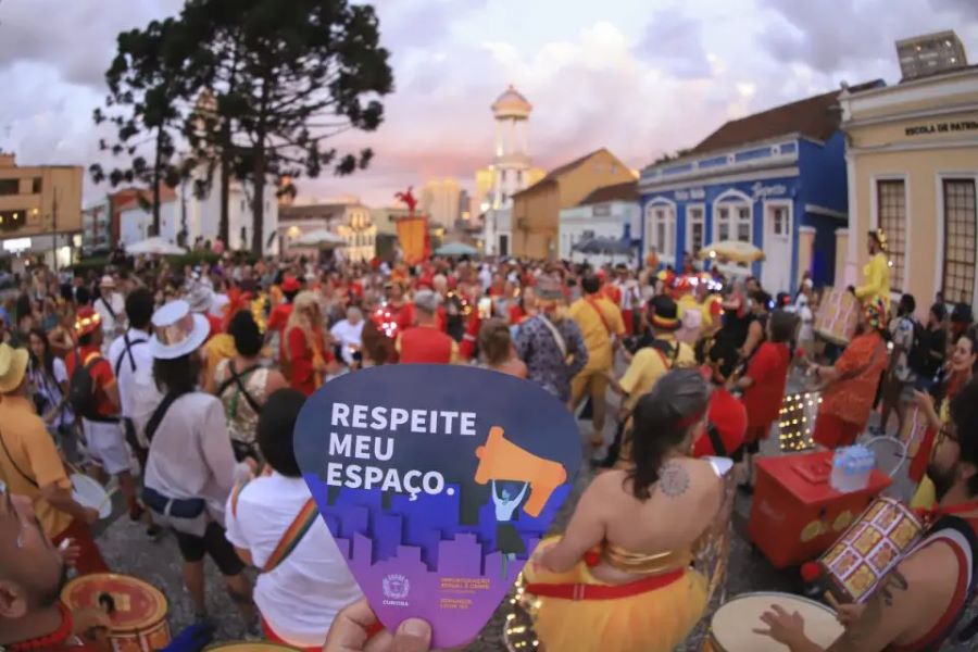 Projeto regulariza trabalho de ambulantes nos blocos de Carnaval