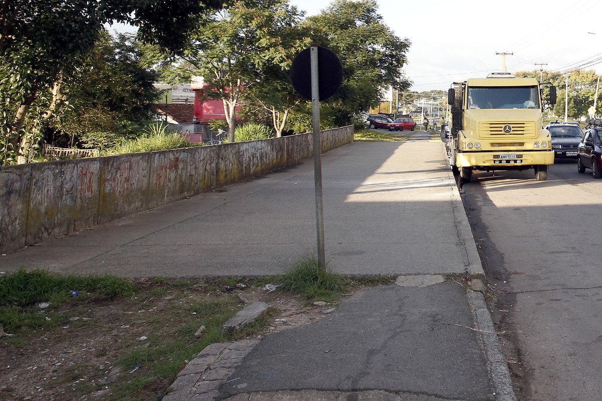 Projeto transfere à prefeitura obrigação pela construção de calçadas