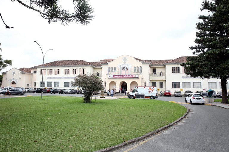 Projeto veda estacionamento pago em hospitais do SUS