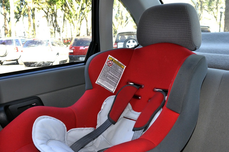 Proposta conscientização sobre bebês esquecidos dentro de veículos