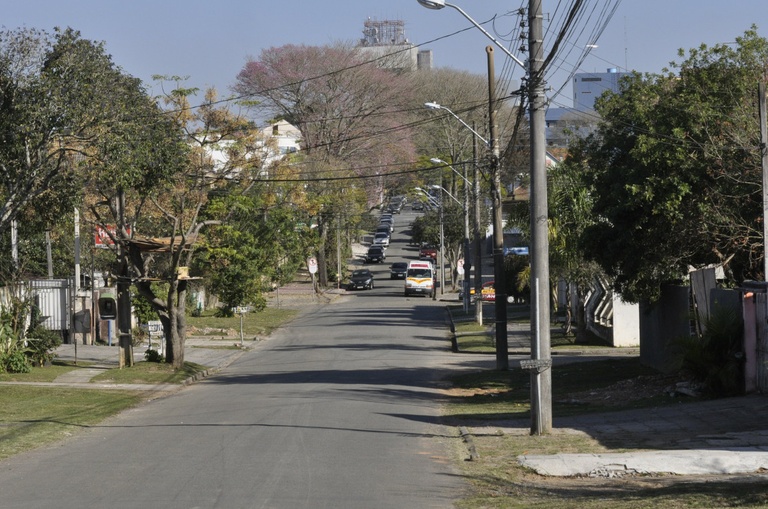 Proposta de lei desobriga moradores da construção de calçadas 