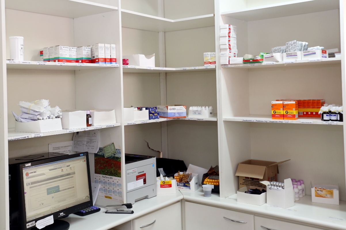 Proposta política de assistência farmacêutica em Curitiba