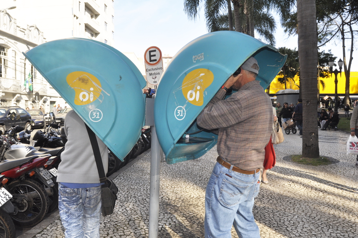 Proposta rede gratuita de wi-fi nos orelhões de Curitiba