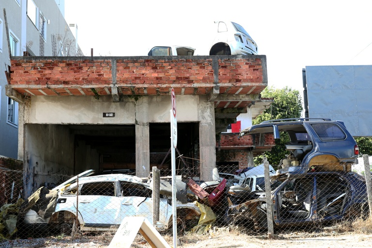 Propostas penalidades a ferros-velhos e similares que não combaterem Aedes 