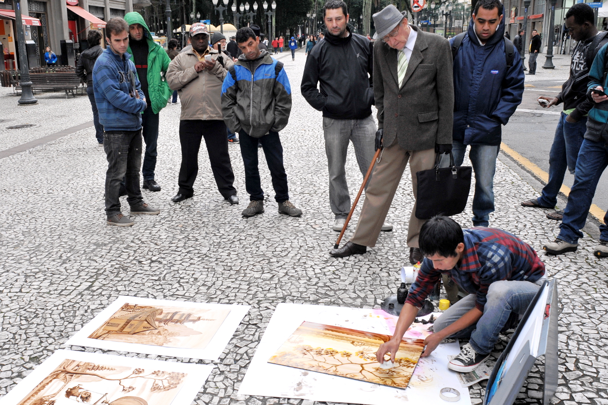 Propostas semanas da Arte de Rua e de incentivo ao Yoga em Curitiba