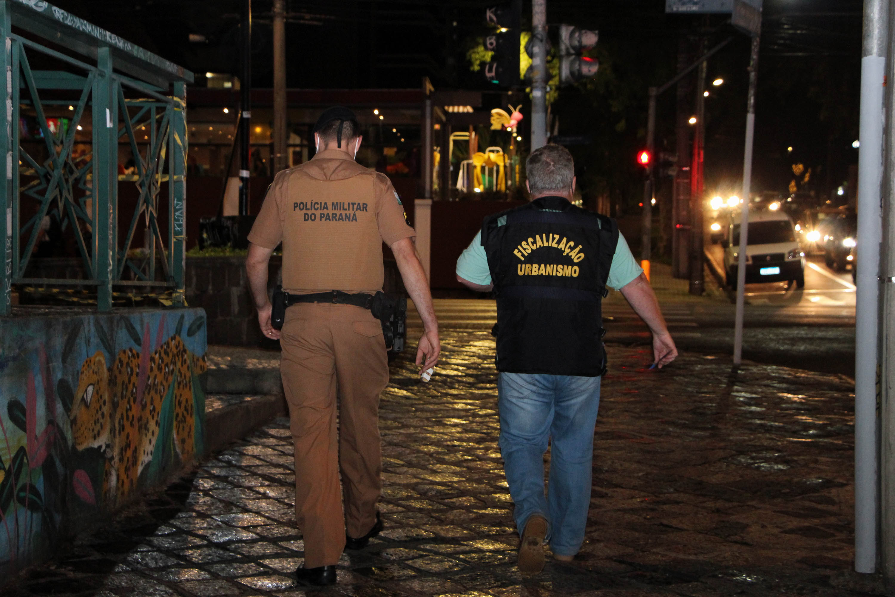 Punições por desrespeito a medidas anti-Covid na pauta de terça