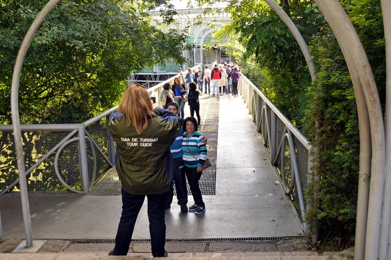 Reapresentada presença obrigatória de guias em excursões turísticas 