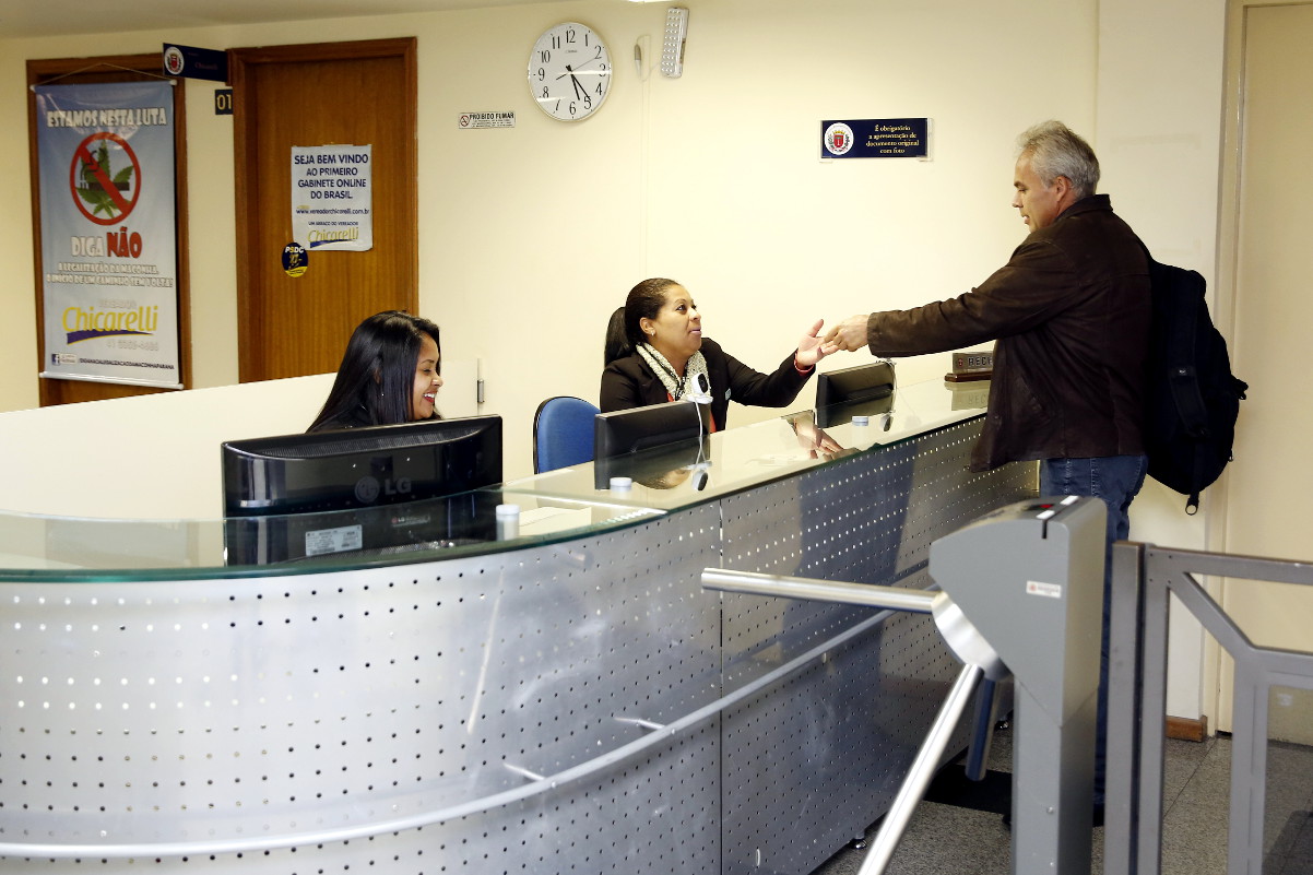 Recepcionistas da Câmara passam por reciclagem