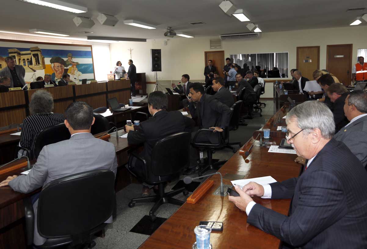 Reestruturação de secretarias retorna à pauta nessa quarta