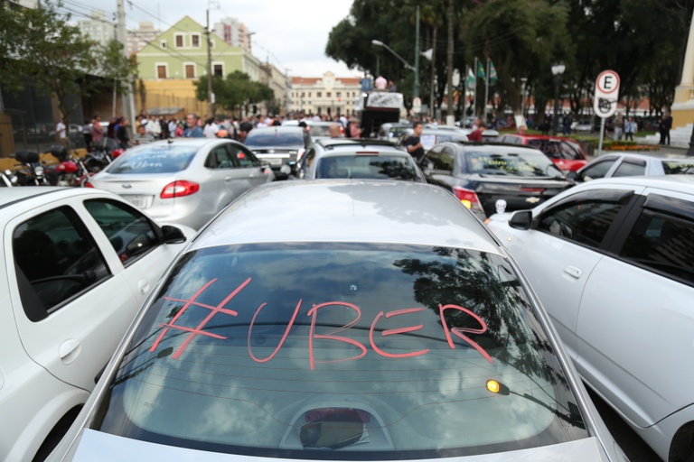 Regulamentação do Uber retorna à pauta de Legislação