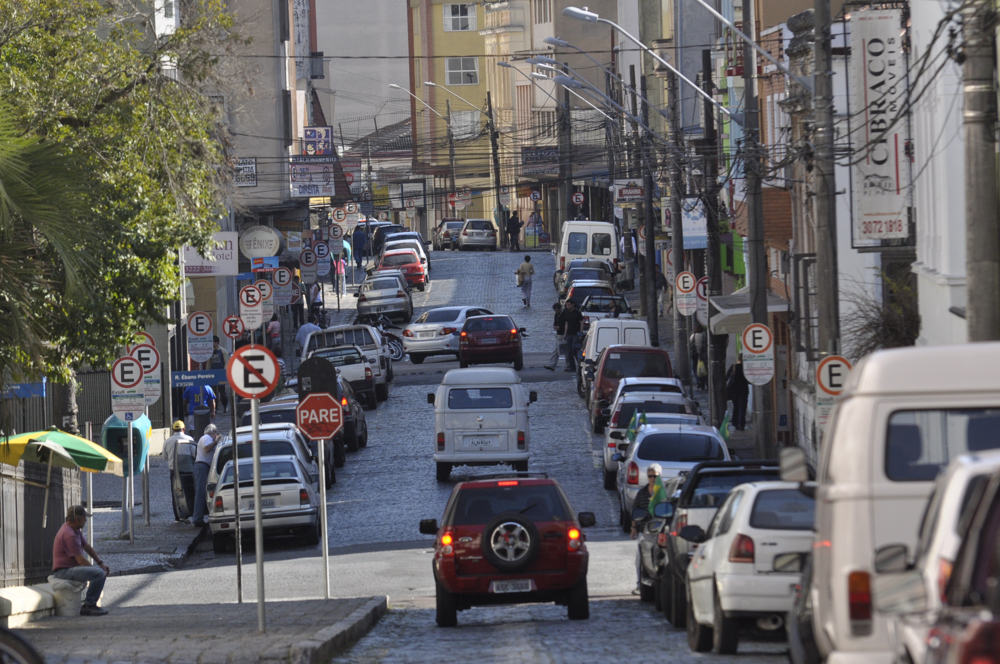 Ressarcimento por dano em vaga do EstaR volta à Comissão de Legislação