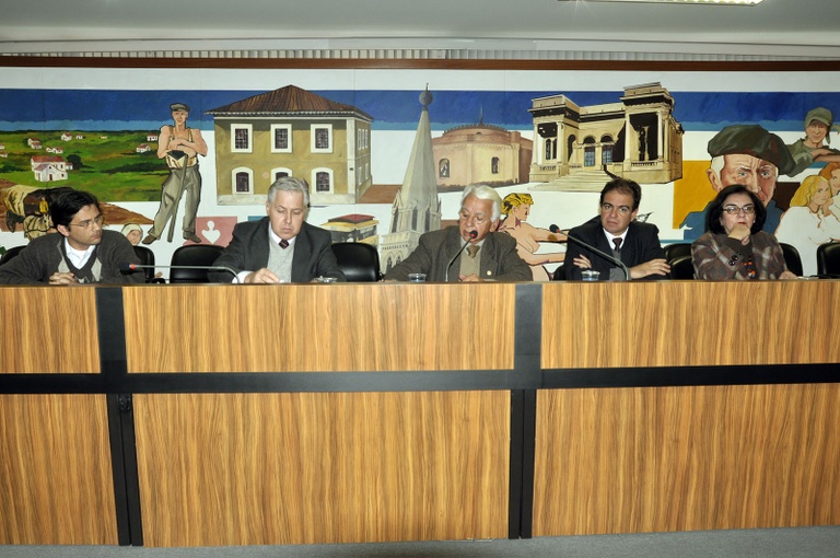 Retomada do Pinheirão é debatida com a prefeitura 