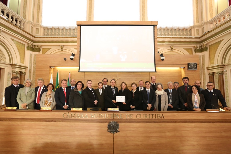 Rotary Curitiba lança livro para comemorar 85 anos de fundação