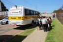 Ruas em frente a escolas podem ter mão única