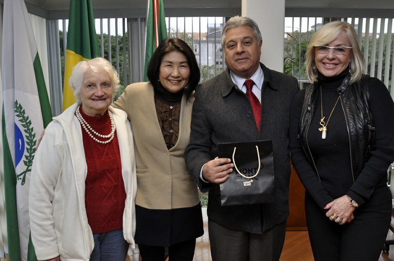 Salamuni recebe homenageadas do Prêmio Mulheres Empreendedoras  