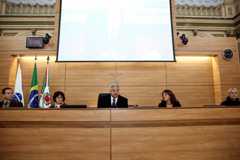 Semana da Enfermagem é celebrada em sessão solene na Câmara