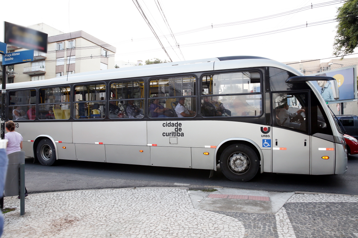 Serviço Público acata projeto que beneficia motoristas e cobradores