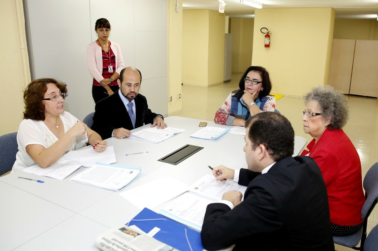 Serviço Público: Fim de cargo vira debate sobre terceirização