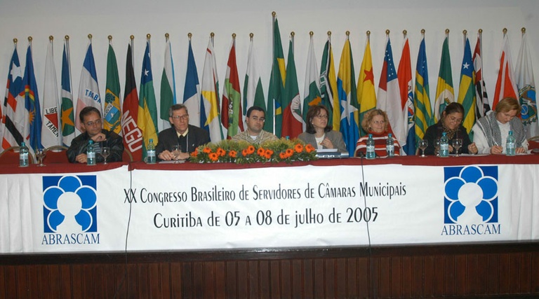 Servidores aprovam Carta de Curitiba em congresso 