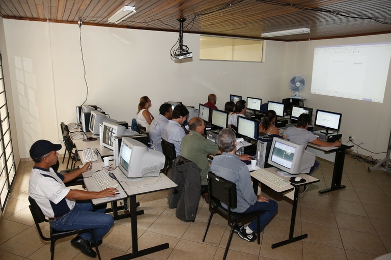 Servidores fazem curso de aperfeiçoamento em informática
