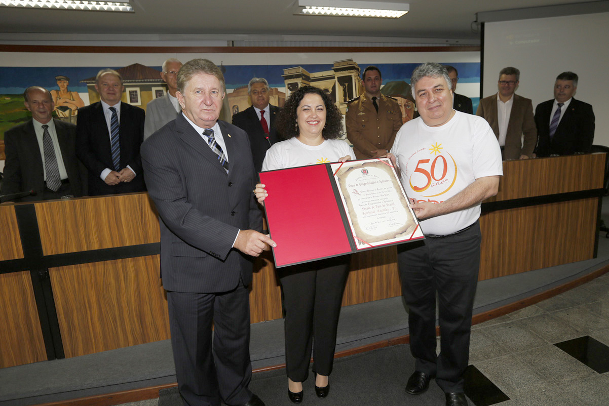 Sessão solene comemora 50 anos da Escola de Pais do Brasil