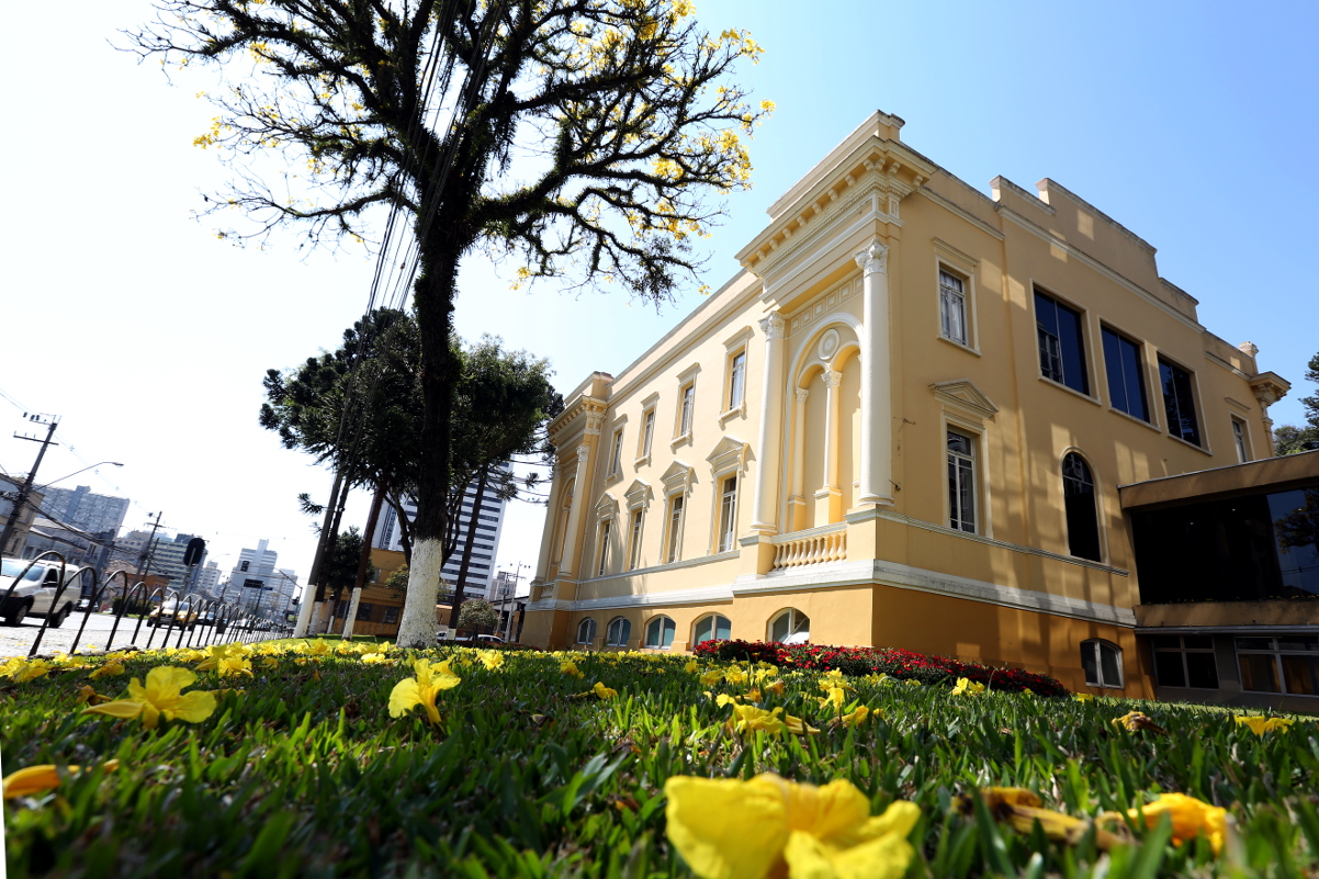 Sessões solenes marcam aniversário de 325 anos de Curitiba e da Câmara