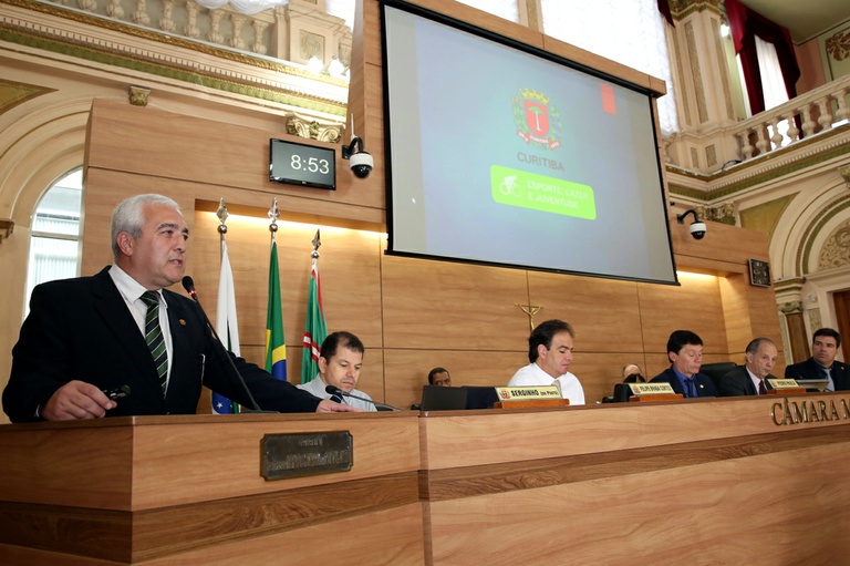 SMELJ propõe campos de futebol de grama sintética