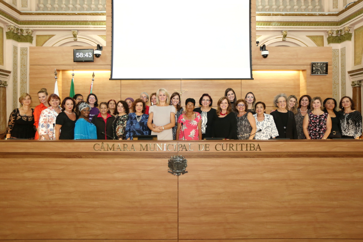 Solenidade na Câmara homenageia  Dia Internacional da Mulher 