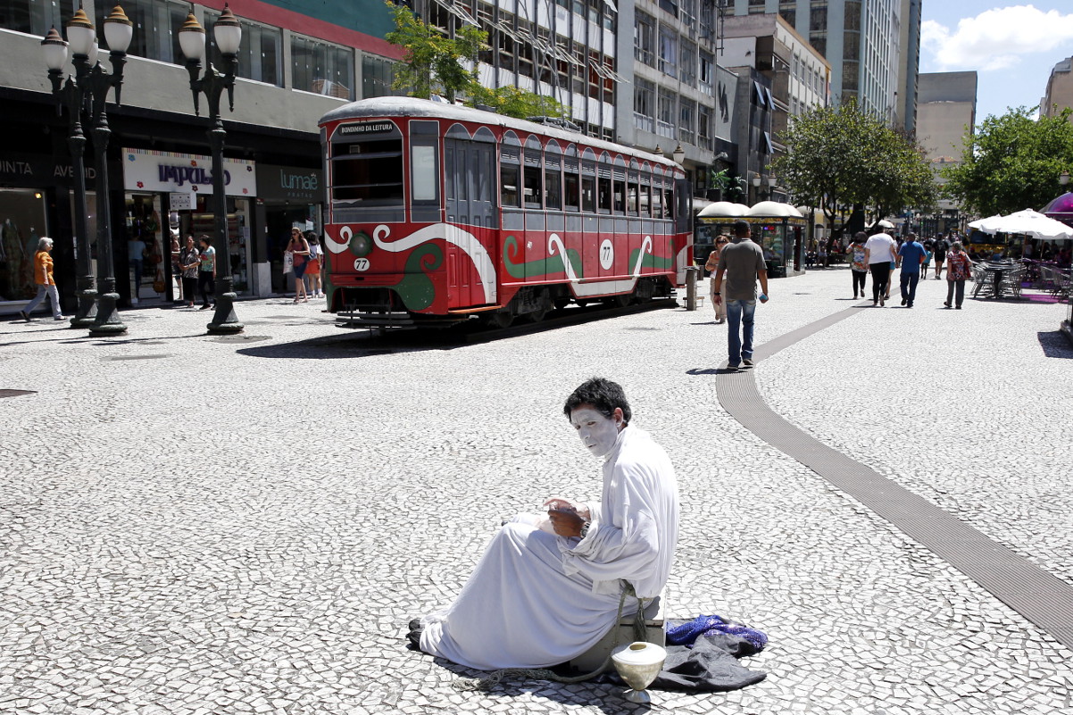 Substitutivo simplifica projeto sobre artistas de rua