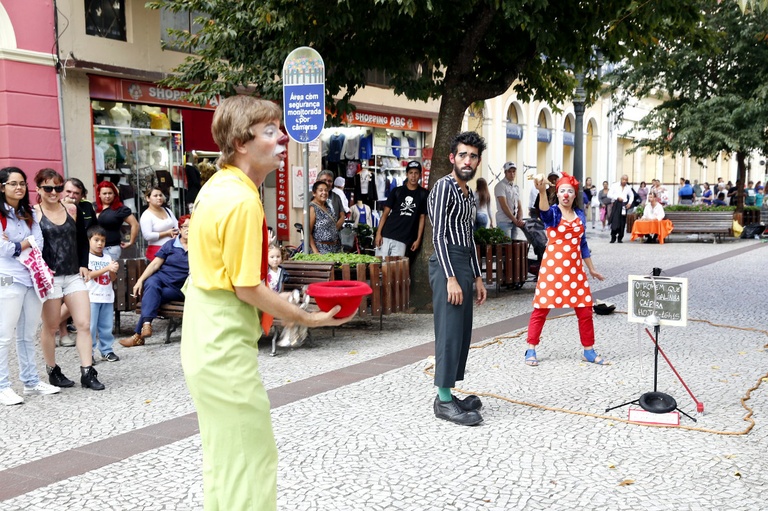 Sugerida nova regulação para apresentação de artistas de rua