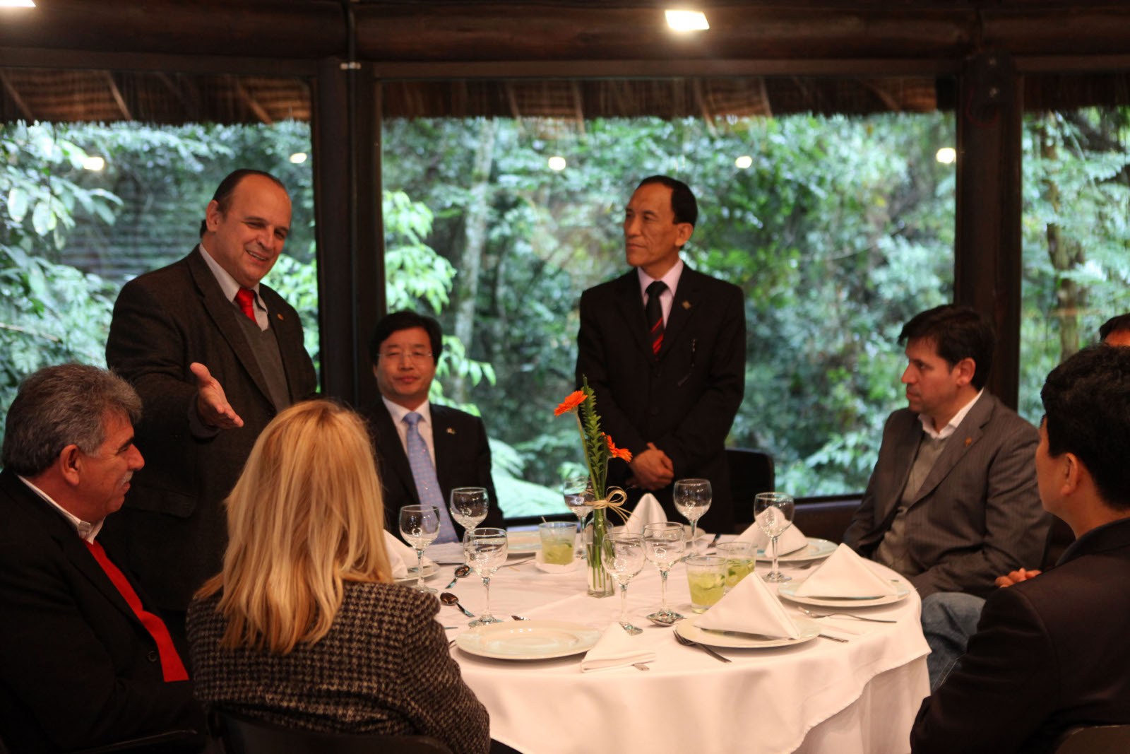 Sul-coreanos visitam Curitiba e são recebidos por vereadores 