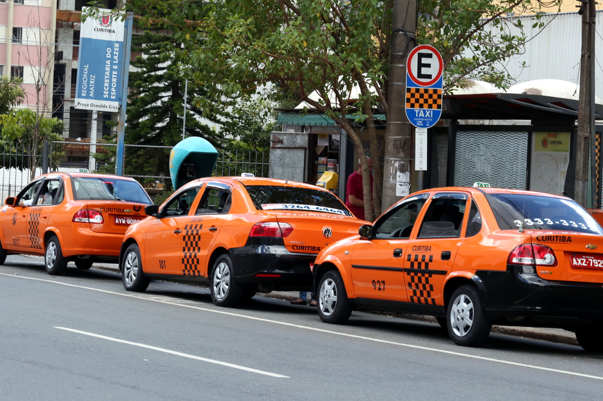 Taxistas podem ter preferência no compartilhamento de veículos