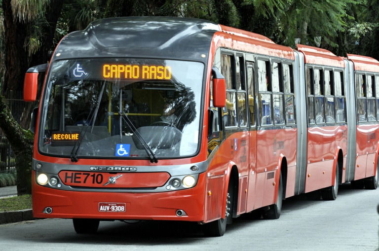 Teste do bafômetro para motoristas de ônibus será votado nesta terça-feira 